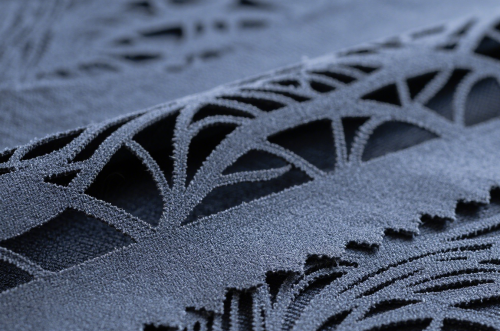 Vantaggi del taglio laser per tessuti e importanza dei sistemi di controllo laser